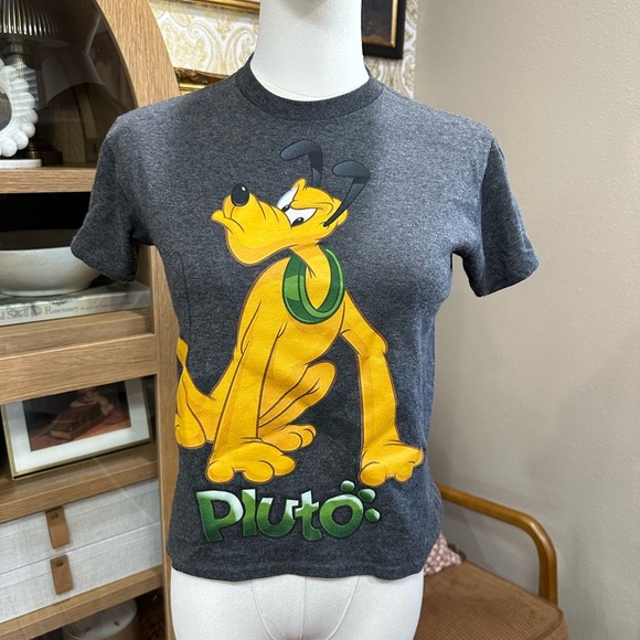 Disney Gray Pluto Graphic T-Shirt size 8 medium - Picture 1 of 2